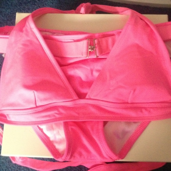 ❌ SOLD ❌ Neon hot pink halter belted bottom bikini