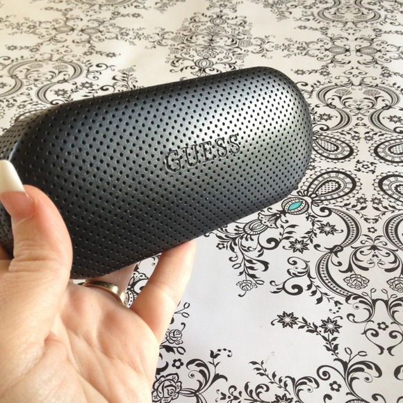 Guess glasses case! - Picture 2 of 2