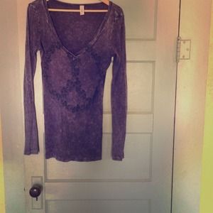 Light weight comfortable long sleeve