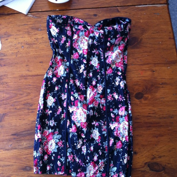 SOLD! Sexy Black Floral Mini Dress - Picture 2 of 4