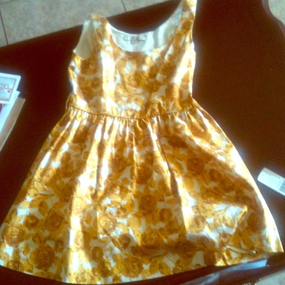 🚨sold🚨Cute short dress