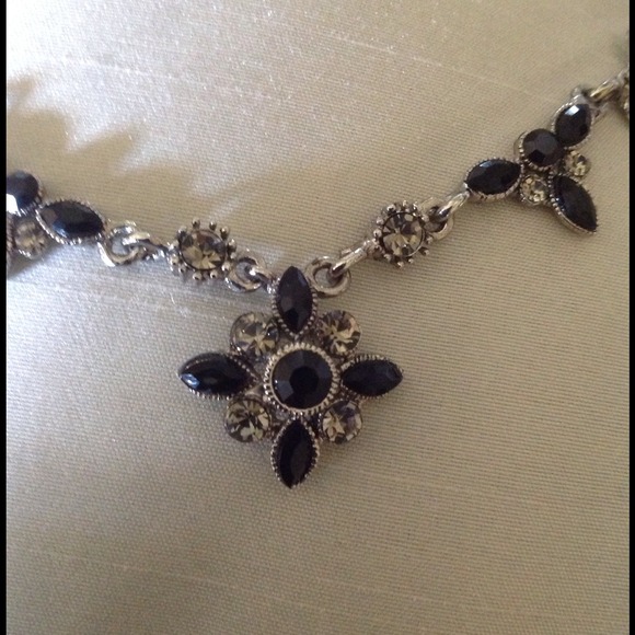 Glam necklace...free earrings with purchase. - Picture 3 of 4