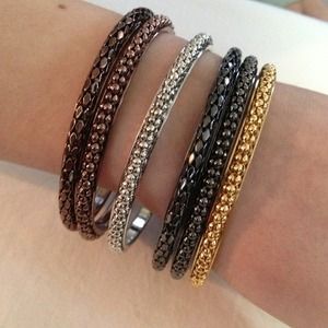 💥SALE!!💥Set of Six quad-tone Bangle Bracelets!