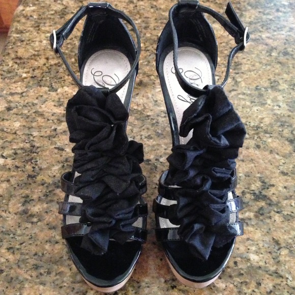 Black Fergie Heels