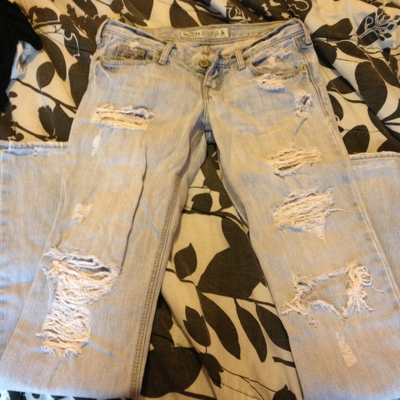 On hold.. Hollister blue jeans great condition