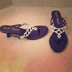 White House Black Market kitten heels