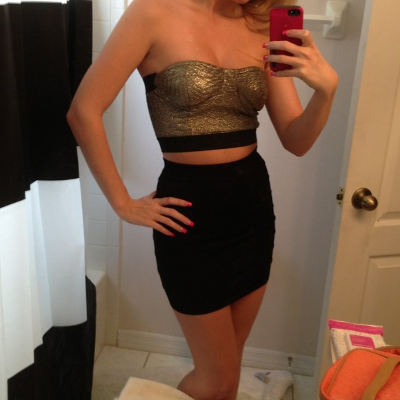Check out @kimmie220 closet!! 💕