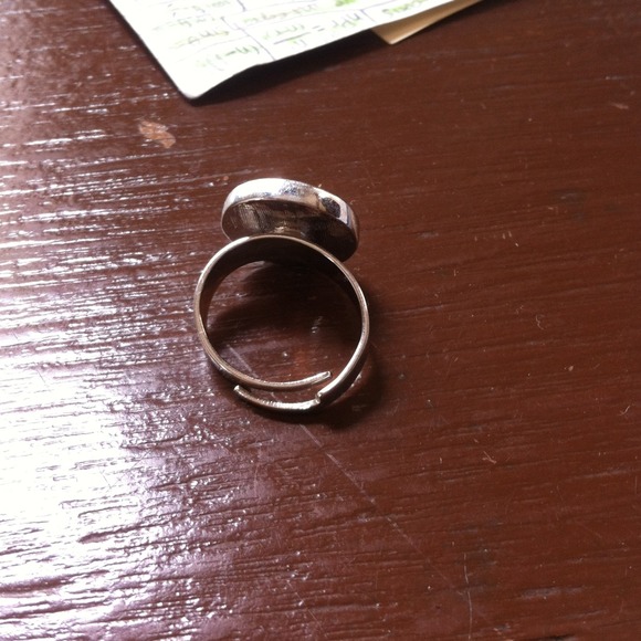 "M" Ring never worn - Picture 3 of 4