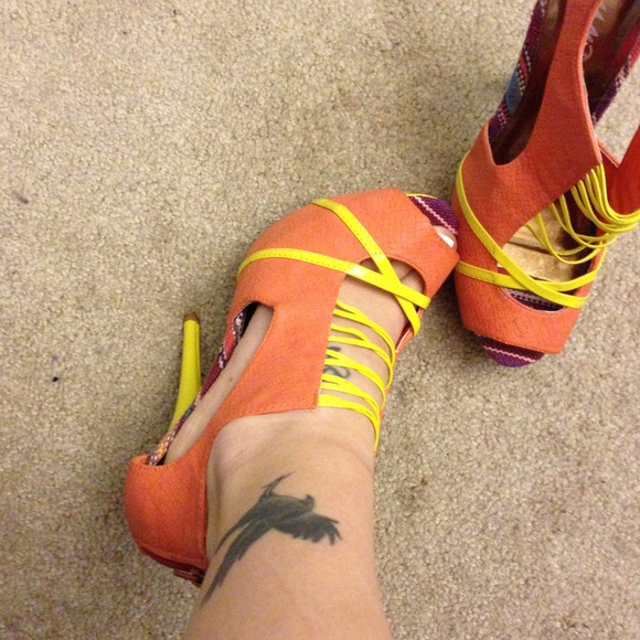 Heels - Picture 2 of 3