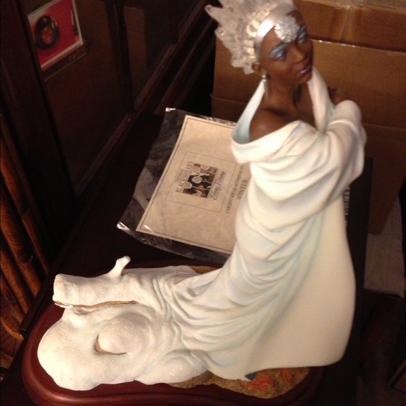 Thomas Blackshear's Ebony Vision NOT FOR SALE! - Picture 4 of 4