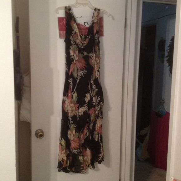 Beaded floral sleeveless dress.... - Picture 1 of 4