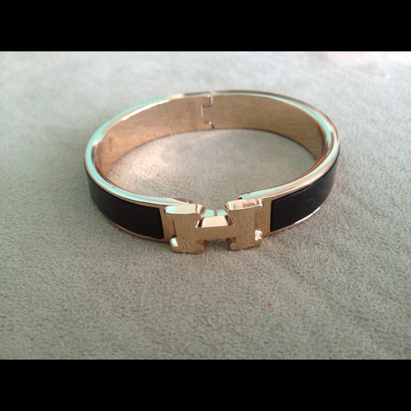 ⛔SOLD⛔ Fashion colorful H bracelet - Picture 2 of 4