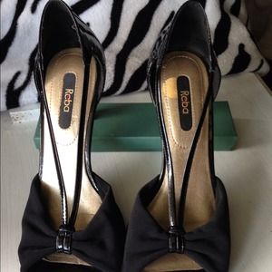 ON HOLD! Elegant sexy black kitten heel