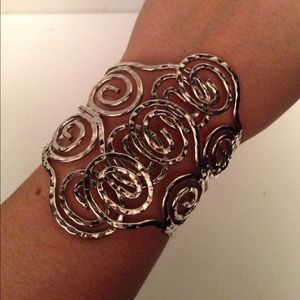 Large, Silver, Resistance Clasp Bracelet