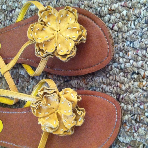 Madden Girl sandals - Picture 3 of 4