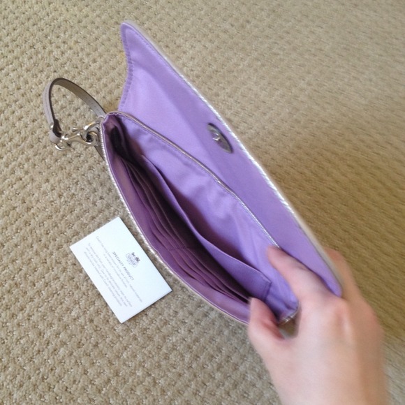 Authentic Coach wristlet clutch - Picture 2 of 4