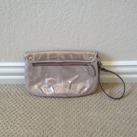 Authentic Coach wristlet clutch - Picture 3 of 4
