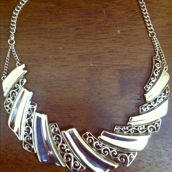💢Sold💢Charming Charlie Gold Necklace