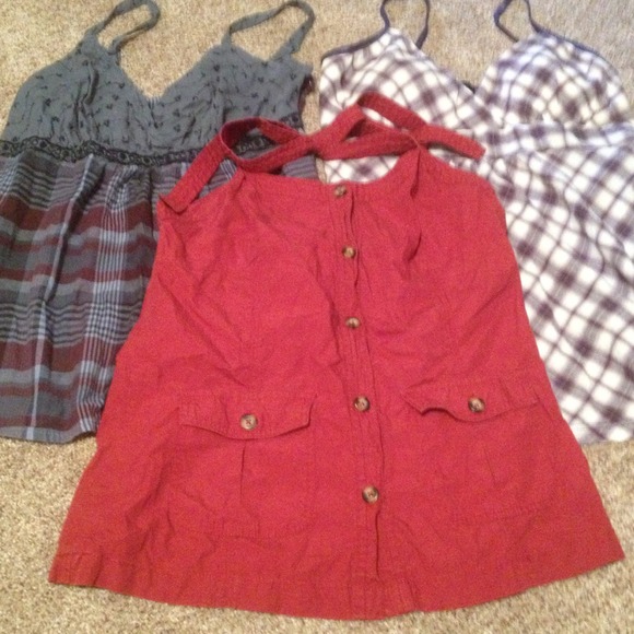 3 Tank tops...