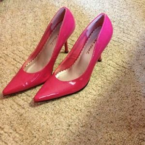 Pink stilettos!👠 With pink belt