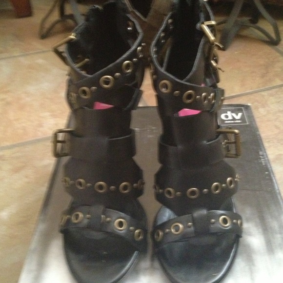 Shoes - Picture 2 of 3