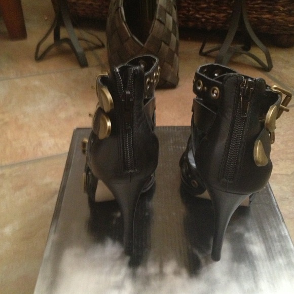 Shoes - Picture 3 of 3