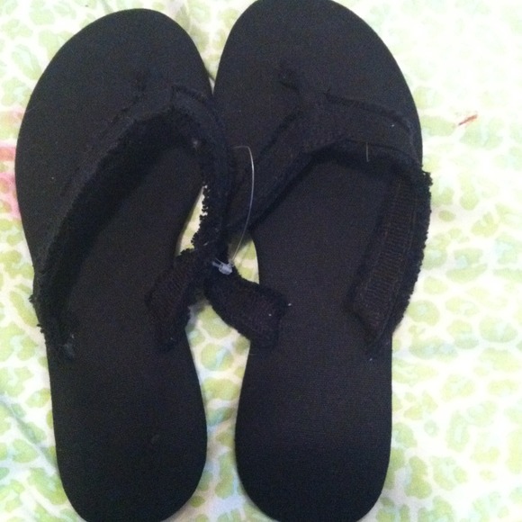 black flip flops