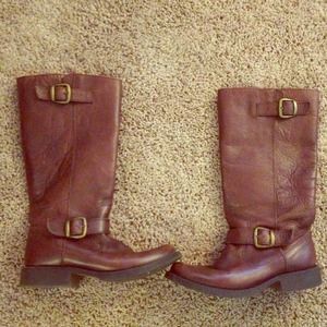 Steve Madden Brown Boots with cute Buckles!