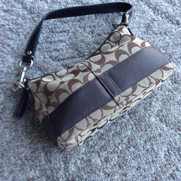 ⭐Price reduced⭐Coach Signature Stripe Handbag - Picture 3 of 4