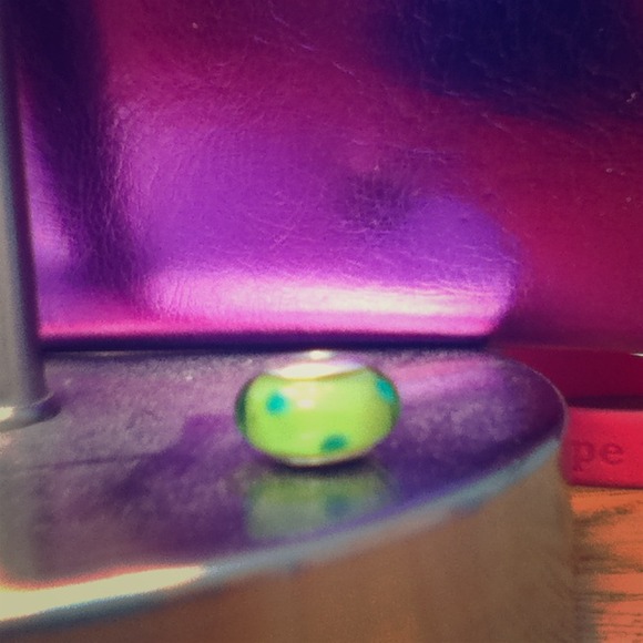 Pandora green polka dot bead :)
