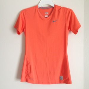 ✋Sold✋ Nike & Under Armour Shirt Bundle @lexx2012