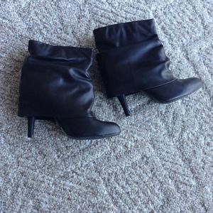 Brown heel cuff booties