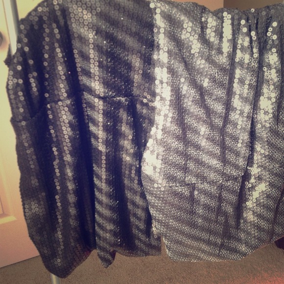 🎀Black and silver sequence scarves🎀