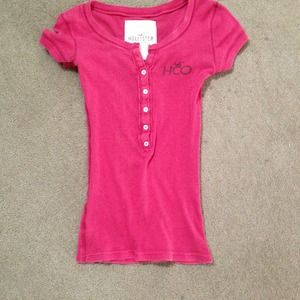 Hollister tee