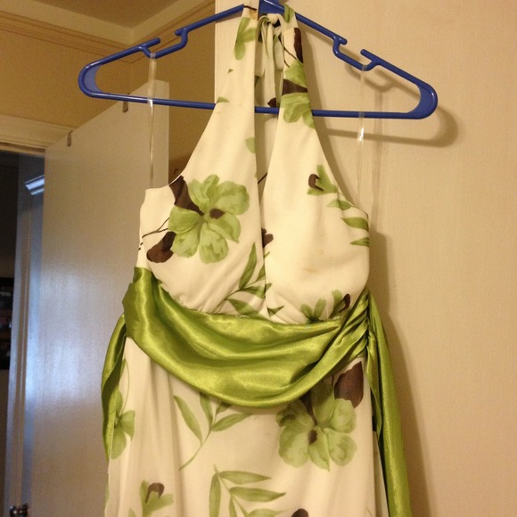 💟✴❇Gorgeous spring halter dress, like new!!!!