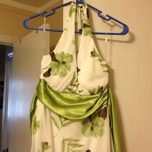 💟✴❇Gorgeous spring halter dress, like new!!!!