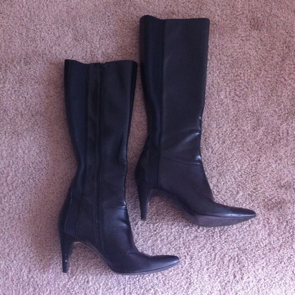 Black to the Knee Boots!