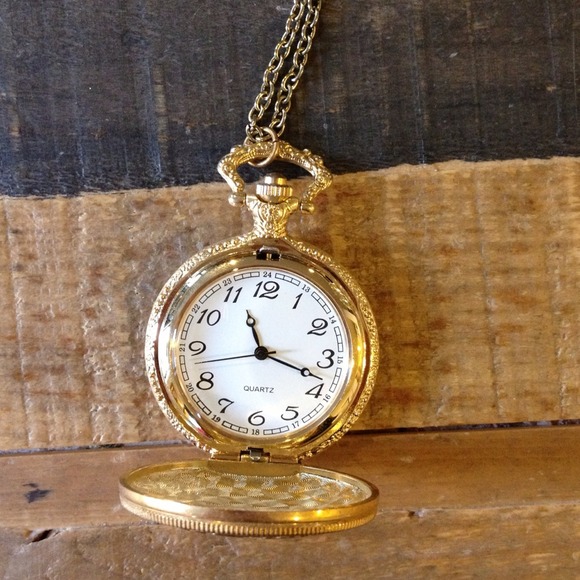 SOLD IN BUNDLE 🎉HP🎉 Watch necklace - Picture 3 of 4