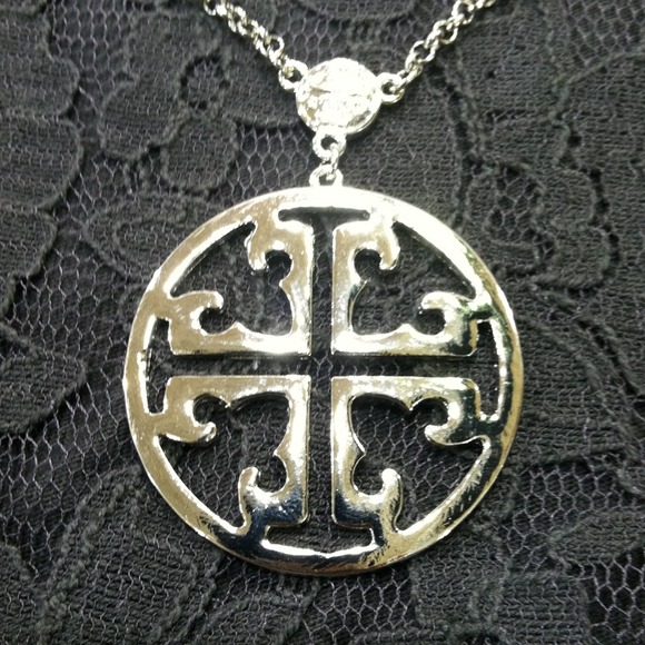 Tory burch necklace with earrings