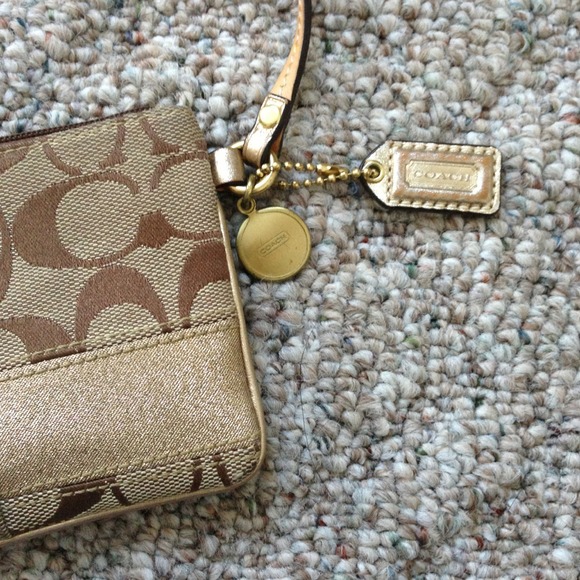 Gold Coach wristlet - Picture 2 of 4