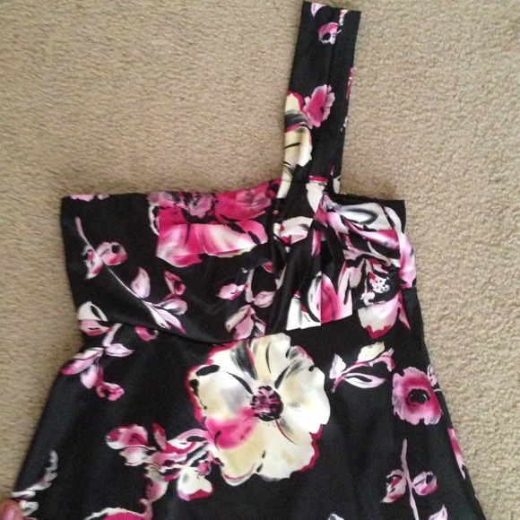 🌹🌺🌷Beautiful The Limited summer dress - Picture 3 of 9