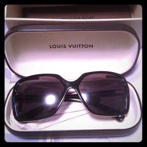 Louis Vuitton Sunglasss