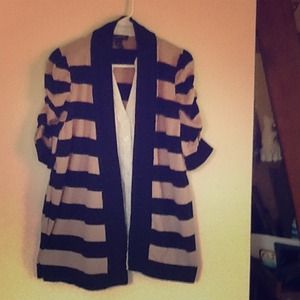 Short sleeved sweater