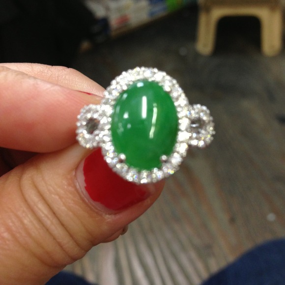 Jade ring - Picture 1 of 1