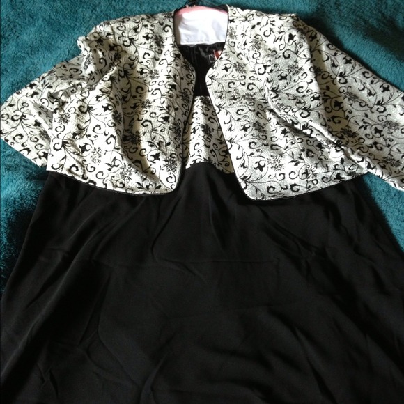 SOLD!: NWOT Dressy Sleeveless Sheath Dress/Jacket