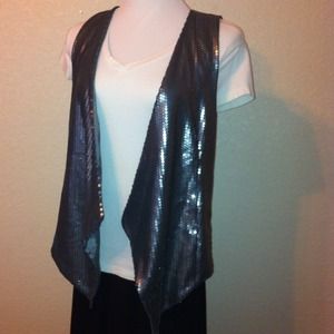 🔴⬇REDUCED⬇🔴🎩 Silver Sequined  Vest 🎩