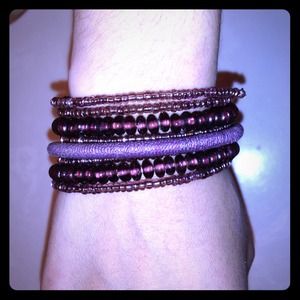 ❤Free with A purchase 💛Super cute purple bracelet
