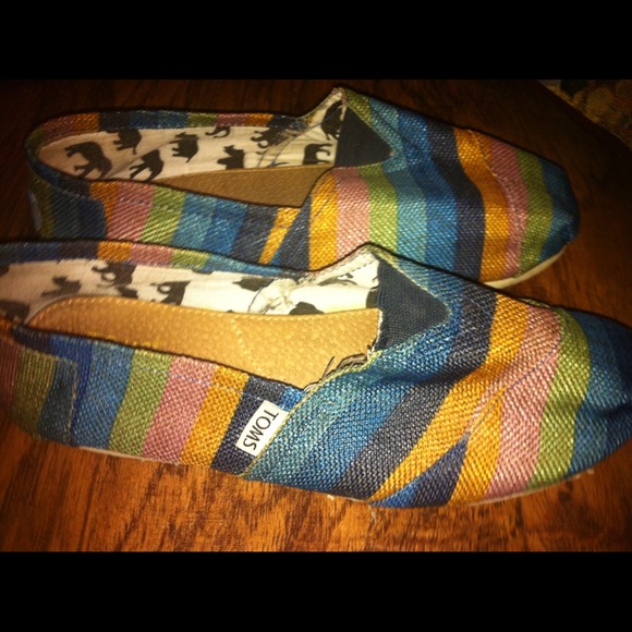 Multi color Toms