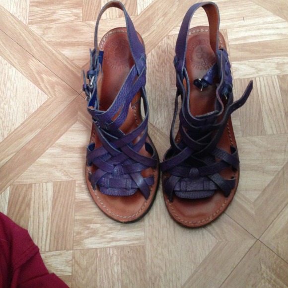 Super cute sandals 💜💜💜💜