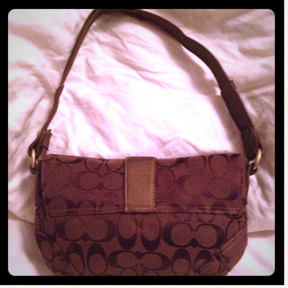 🌟Just reduced🌟Coach Logo Bag ⭐NEW⭐NWOT - Picture 2 of 4